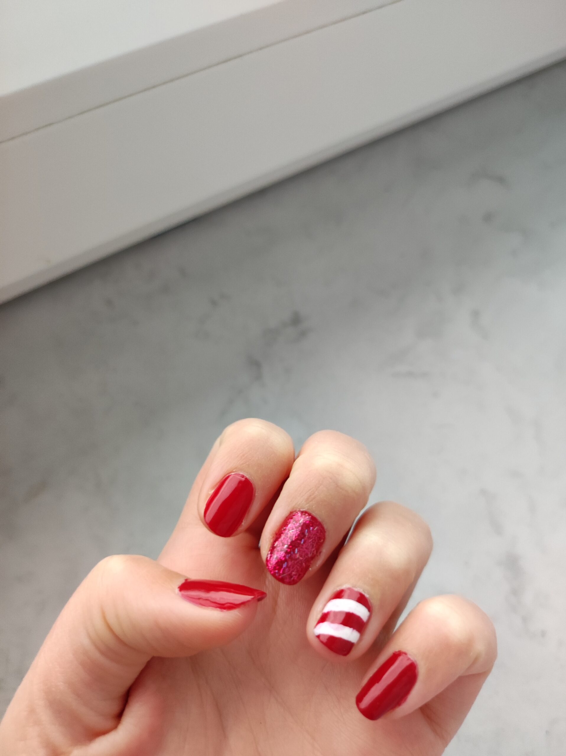 Weihnachtsnägel - Zuckerstange und Glitzer